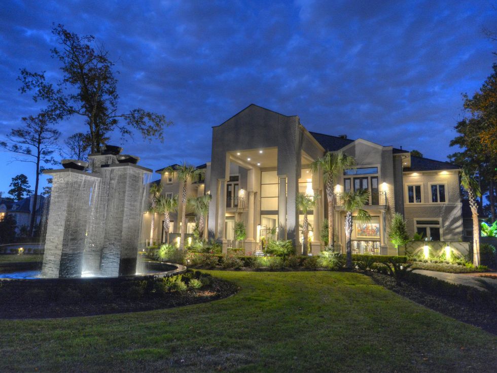 1 On the Market Theresa Roemer house 47 Grand Regency Circle December 2014