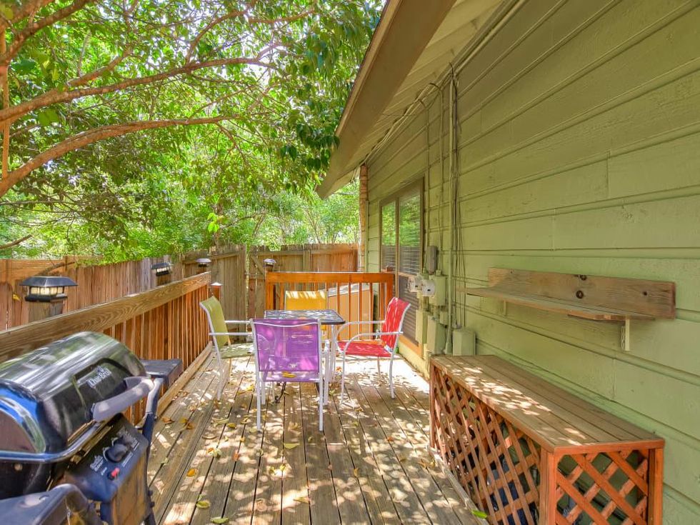 1112 Robert E Lee, A & B1112 Robert E Lee, A & B