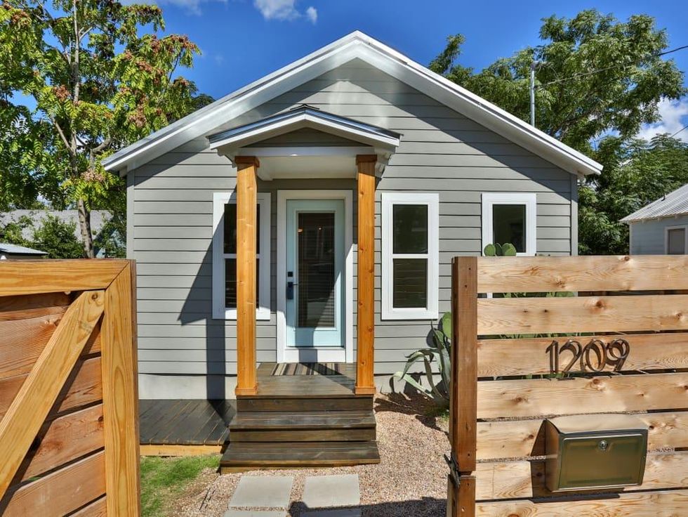 1209 Salina Austin home for sale exterior