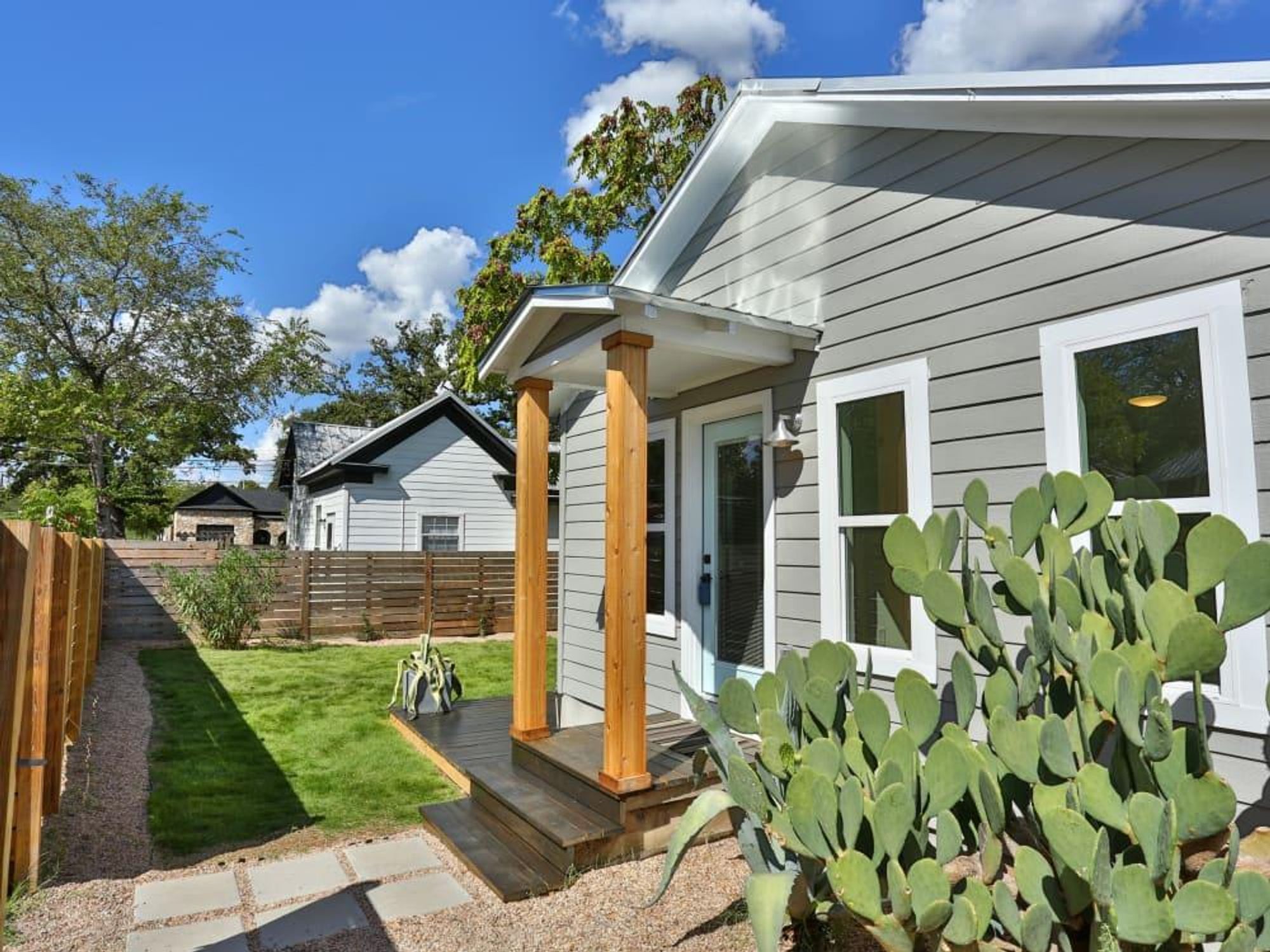 1209 Salina Austin home for sale yard