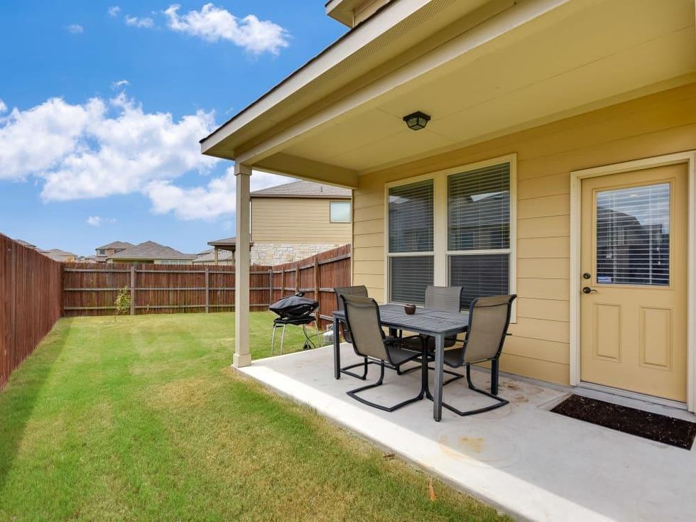1400 Middlefield Austin house for sale patio