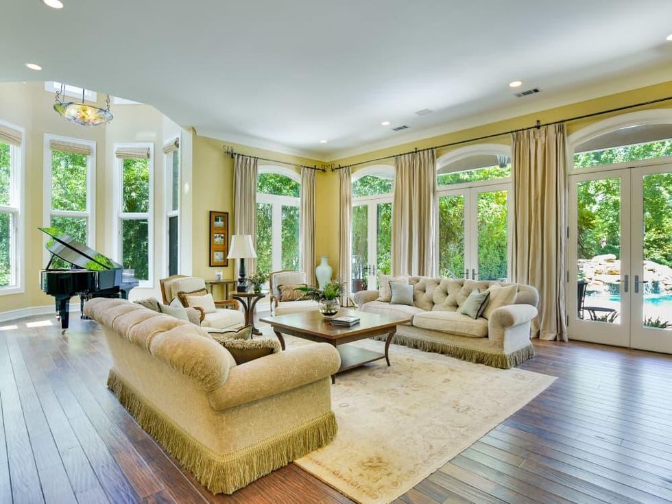 1430 Rockcliff Rd Austin house for sale living room