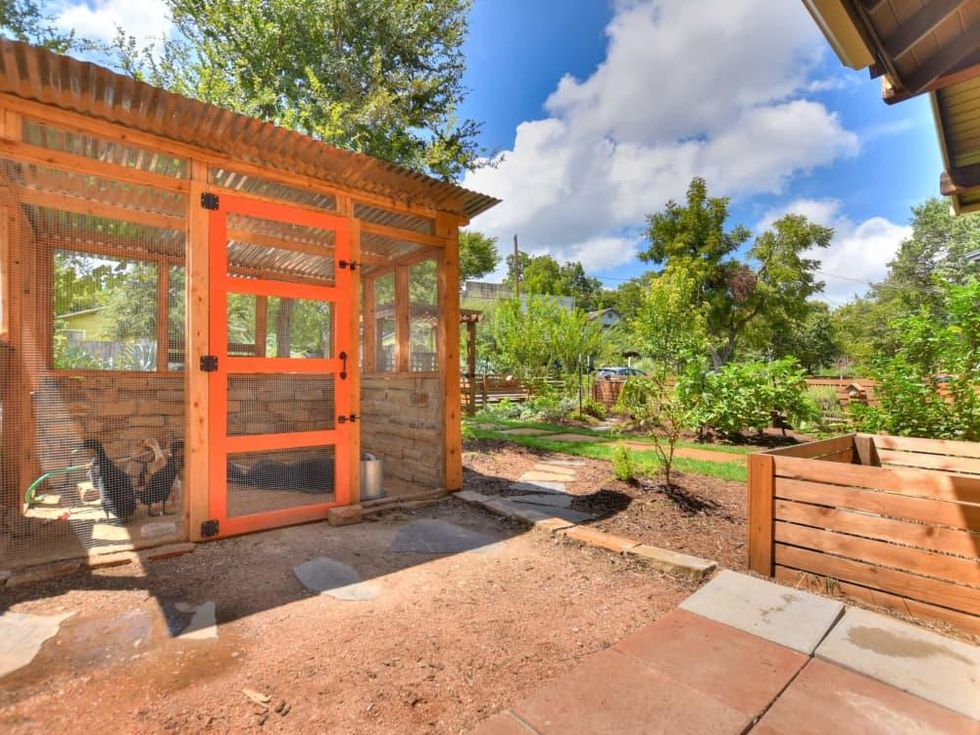 1513 3rd St. Austin house for sale duck house