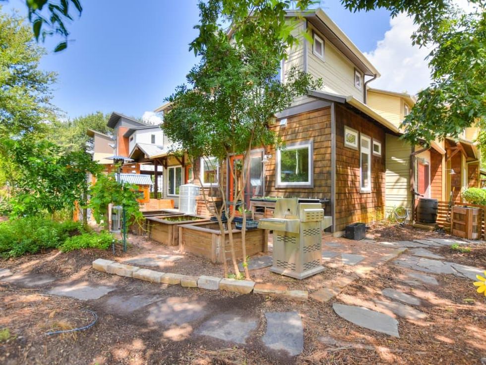 1513 3rd St. Austin house for sale garden