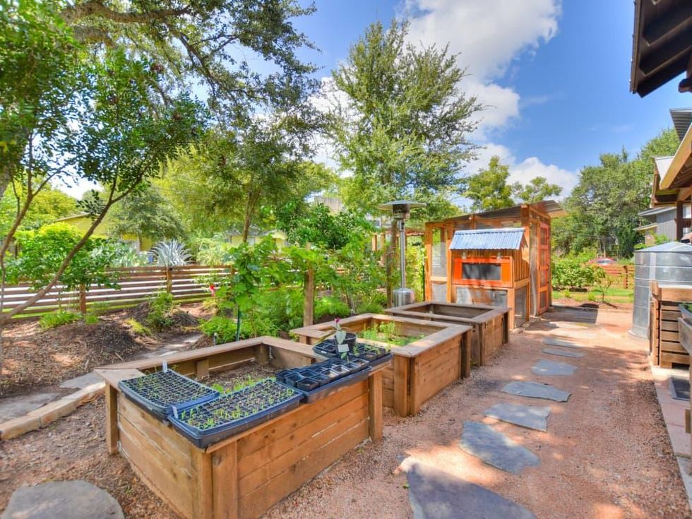1513 3rd St. Austin house for sale garden