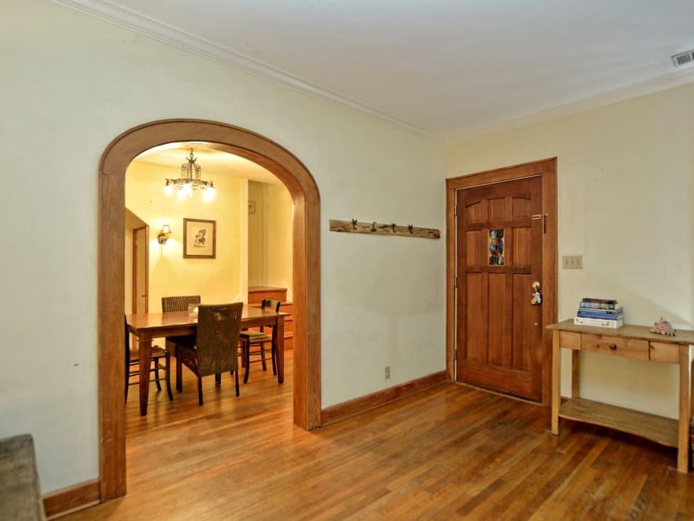 1610 Juliet St. entryway