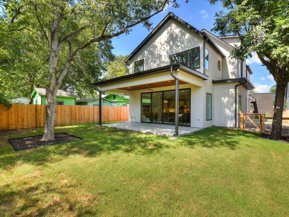 1613 Nash Ave Austin house for sale backyard