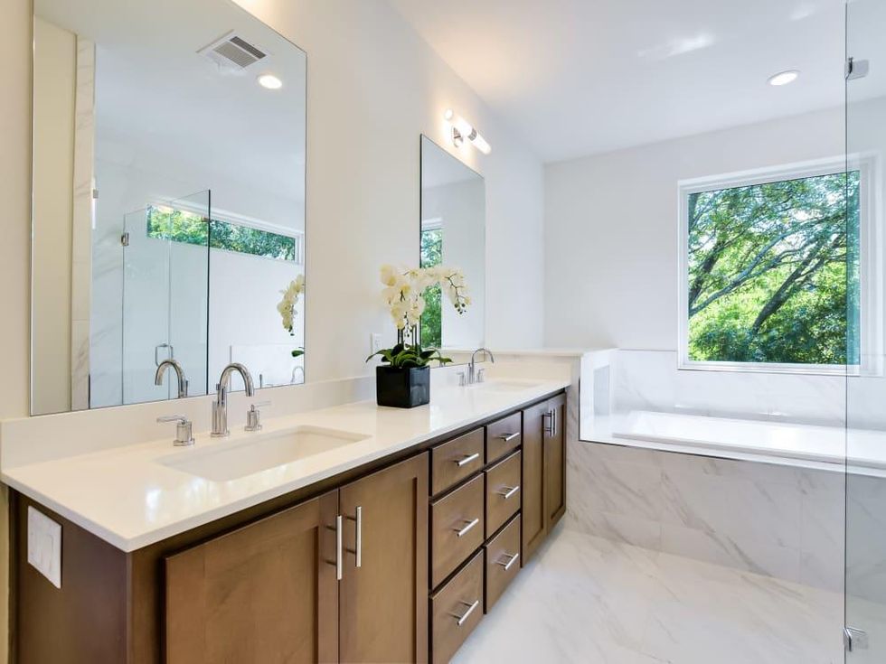 1613 Nash Ave Austin house for sale bathroom