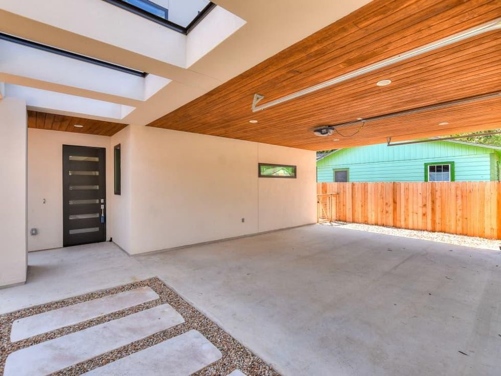 1613 Nash Ave Austin house for sale carport