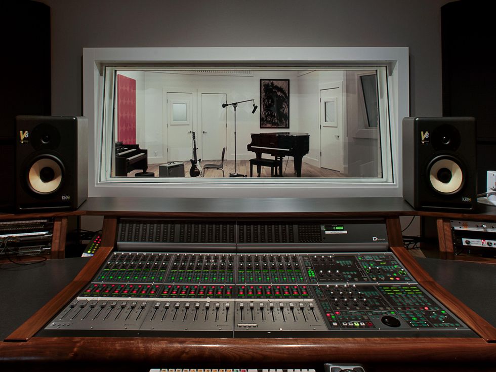 16219 Flintrock Rd Austin music studio