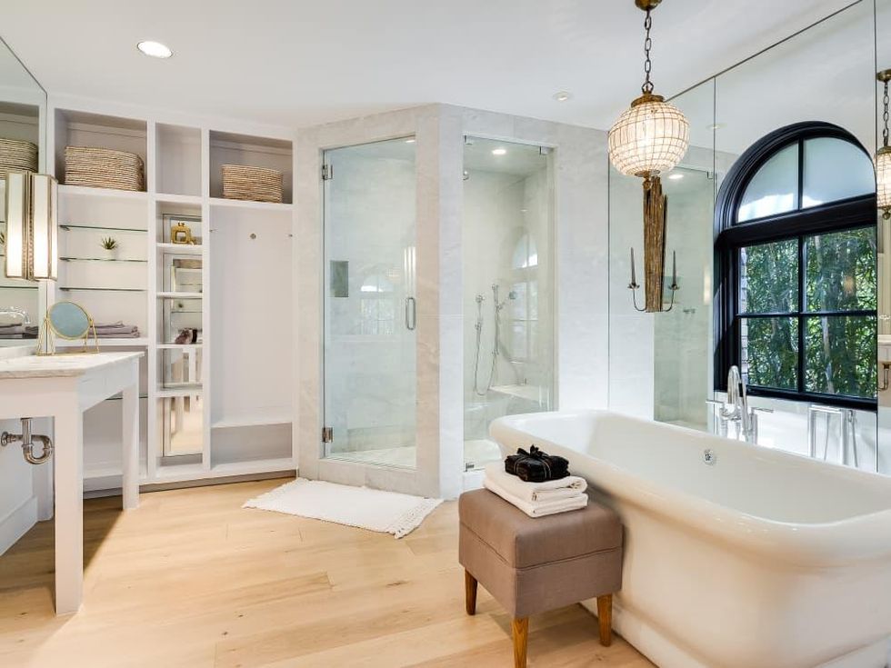 1625 Watchhall Austin house for sale bathroom