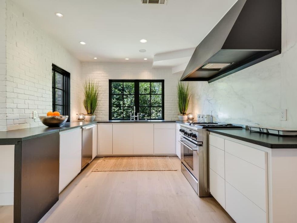 1625 Watchhall Austin house for sale kitchen