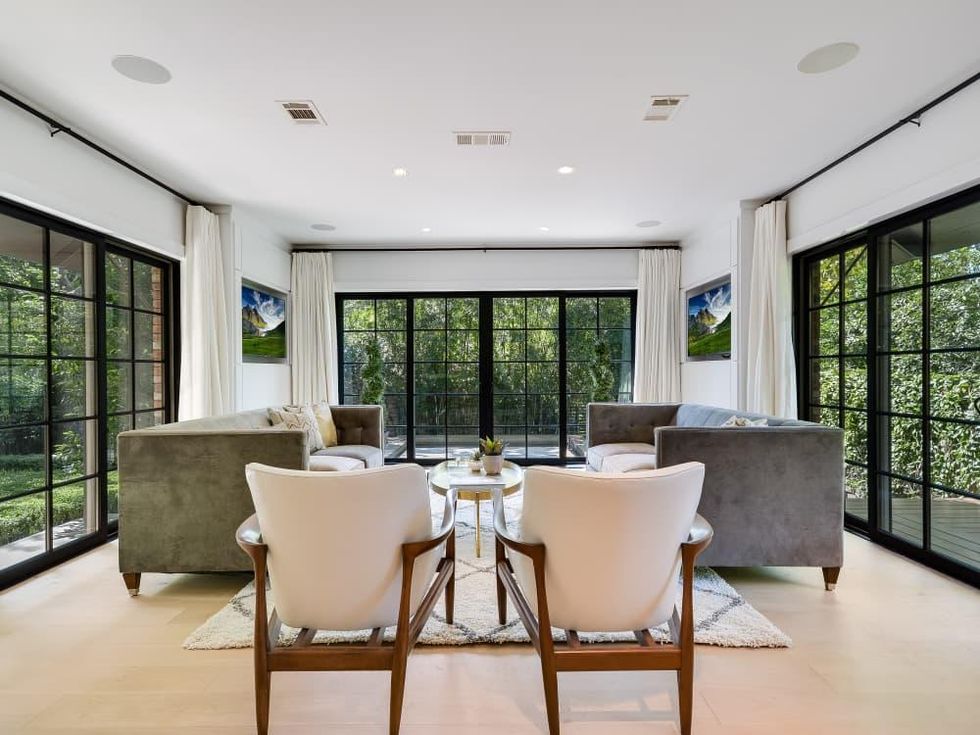 1625 Watchhall Austin house for sale living room