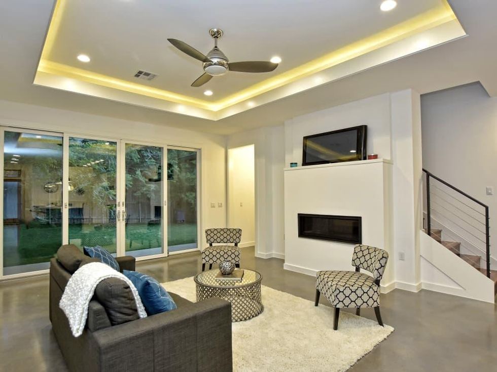 1804 Frazier Austin house for sale living room