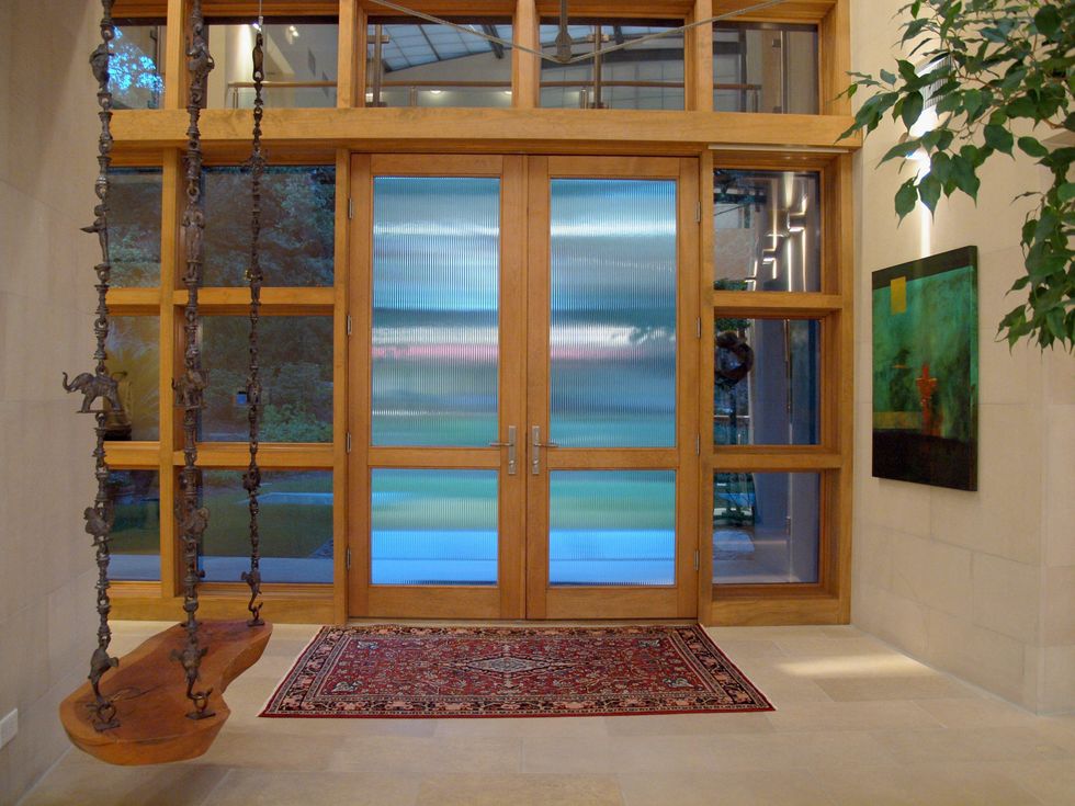 1906 Scenic Drive foyer