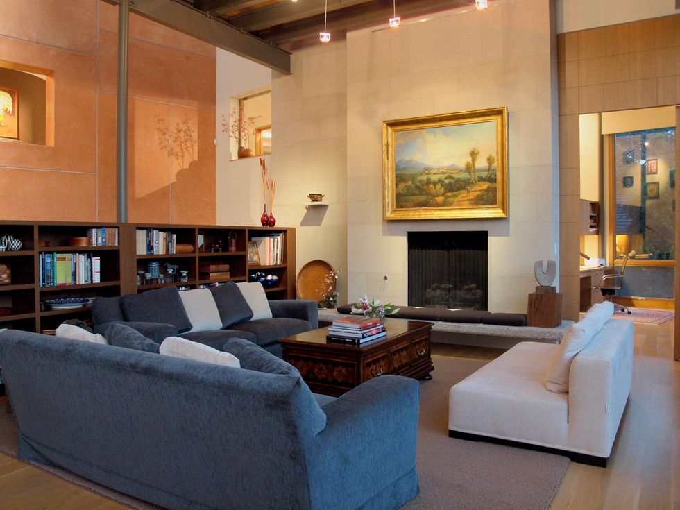 1906 Scenic Drive living room