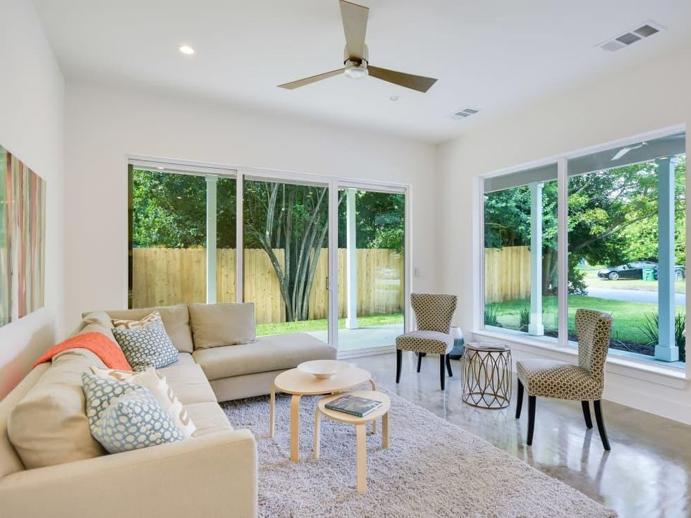 1919 Madison Austin house for sale living room