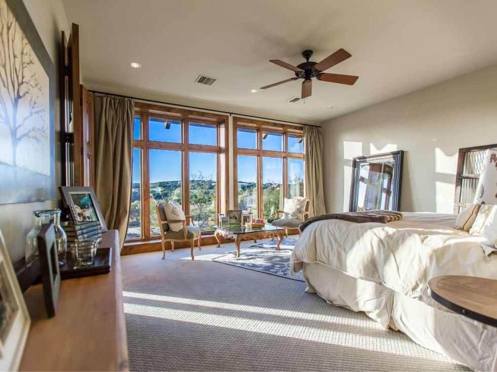 1920 Valentino Cove Lake Travis Spicewood house for sale bedroom