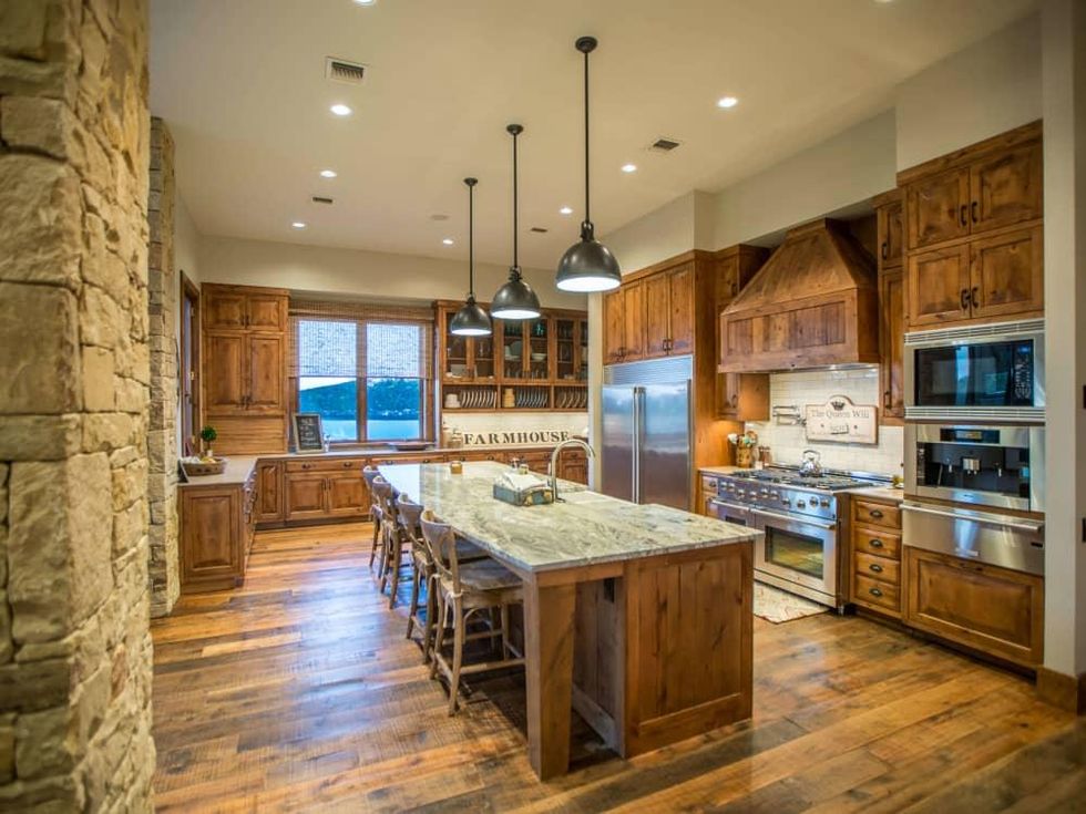 1920 Valentino Cove Lake Travis Spicewood house for sale kitchen