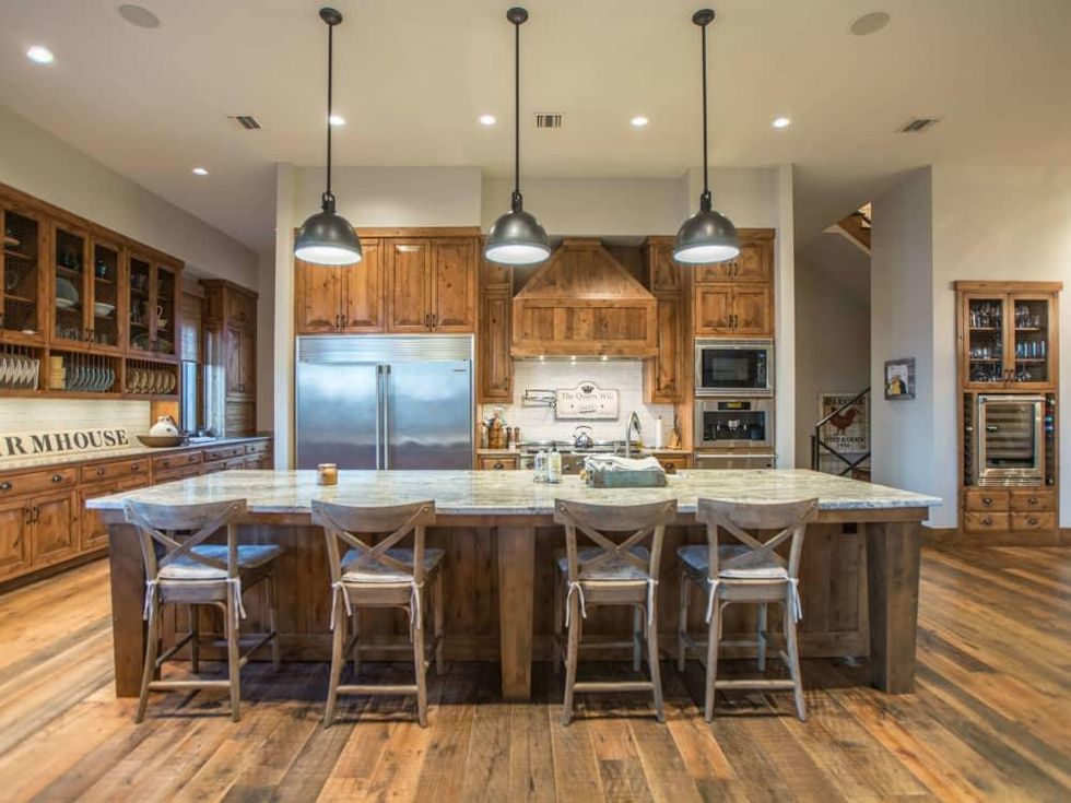 1920 Valentino Cove Lake Travis Spicewood house for sale kitchen