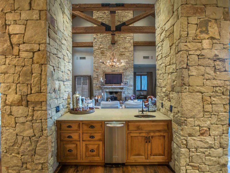1920 Valentino Cove Lake Travis Spicewood house for sale kitchen