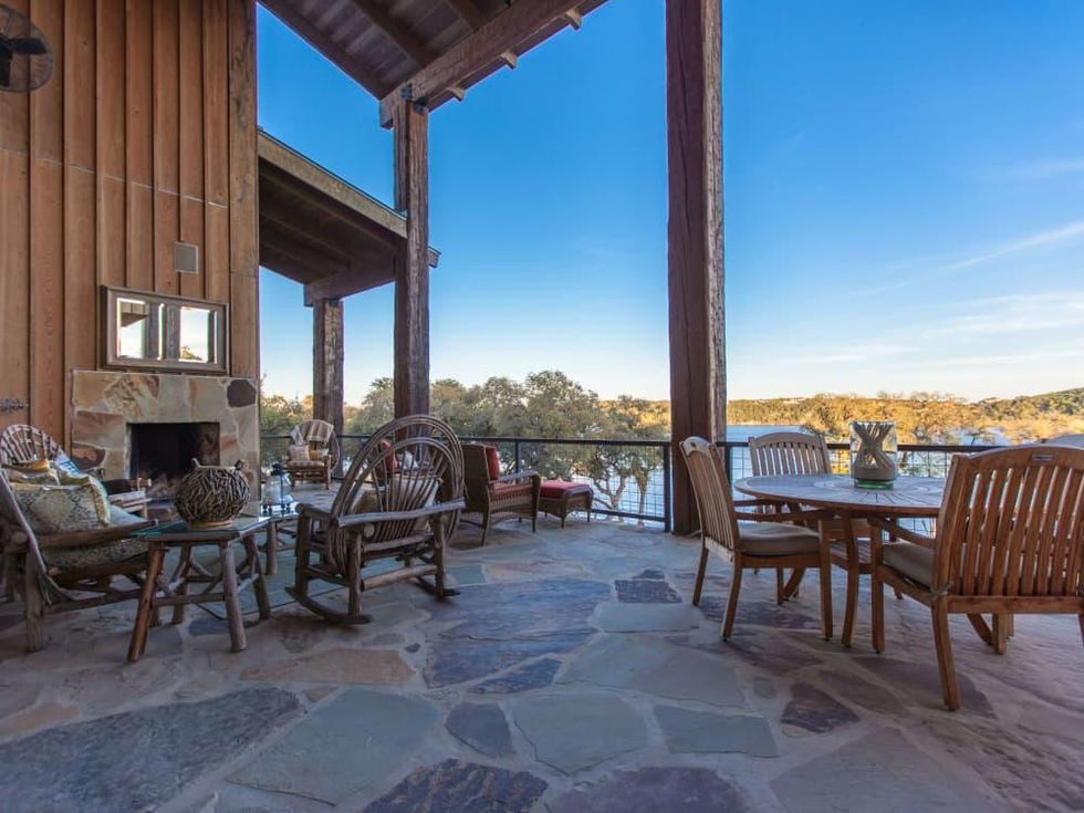1920 Valentino Cove Lake Travis Spicewood house for sale patio