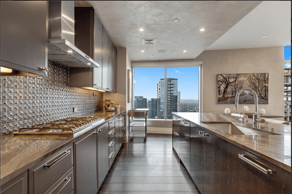 200 Congress Avenue Unit 32nw