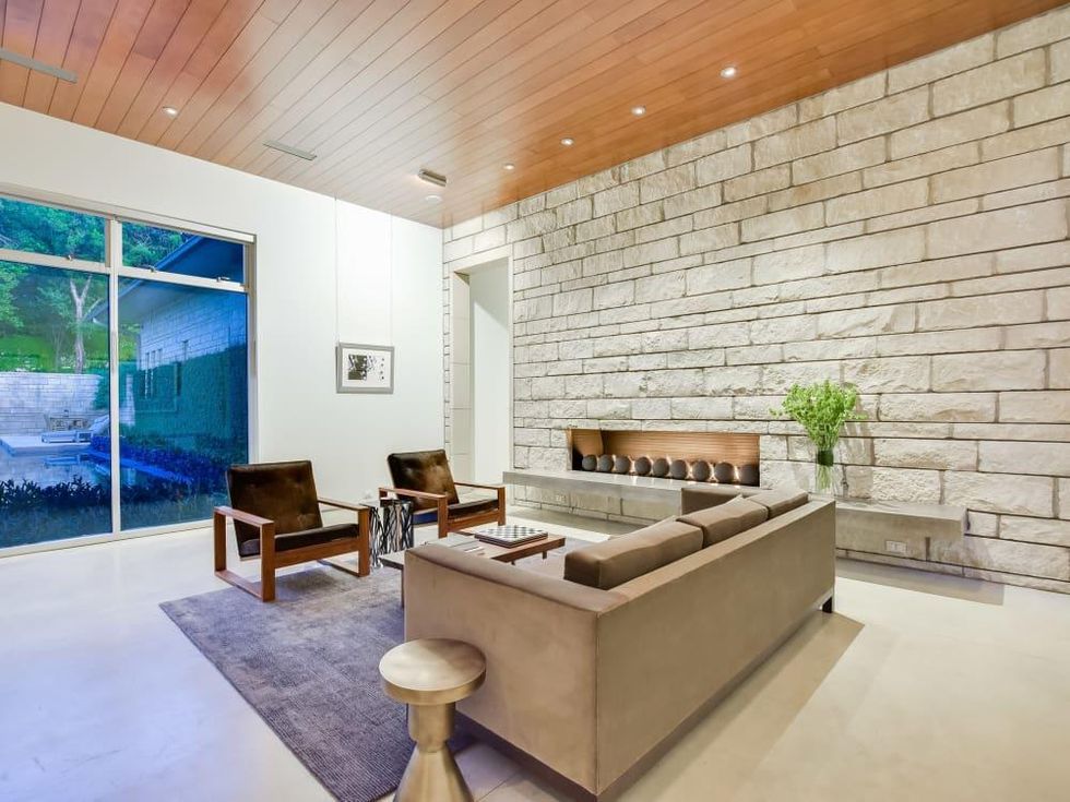 2009 Cueva de Oro Austin house for sale living room