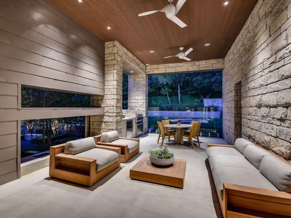 2009 Cueva de Oro Austin house for sale living room