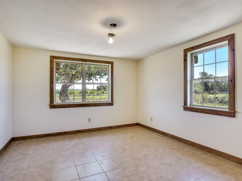 201 Greystone Ranch Bertram house for sale bedroom