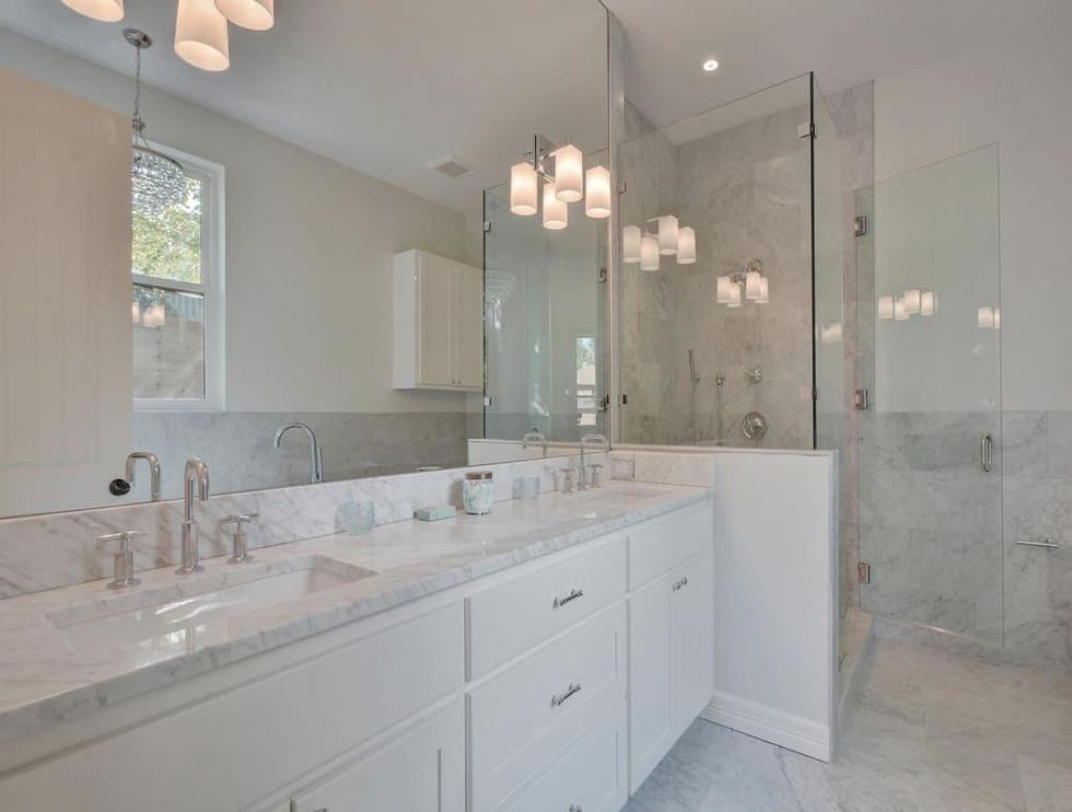 2010 Kinney Master Bathroom 1