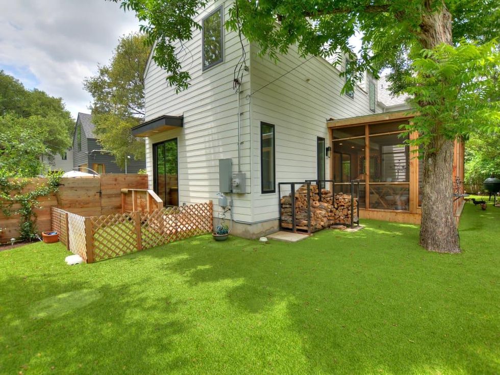 2012A Rabb Glen Austin house for sale backyard