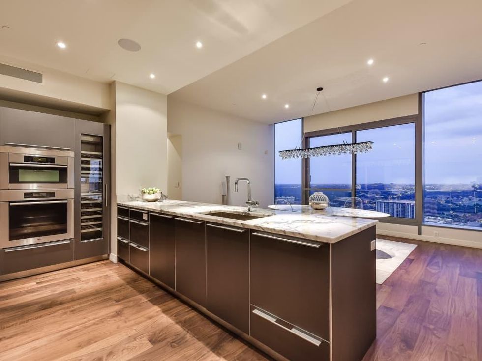 210 Lavaca Austin condo for sale kitchen