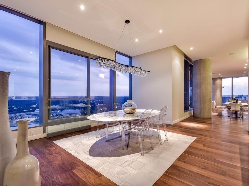 210 Lavaca Austin condo for sale living room