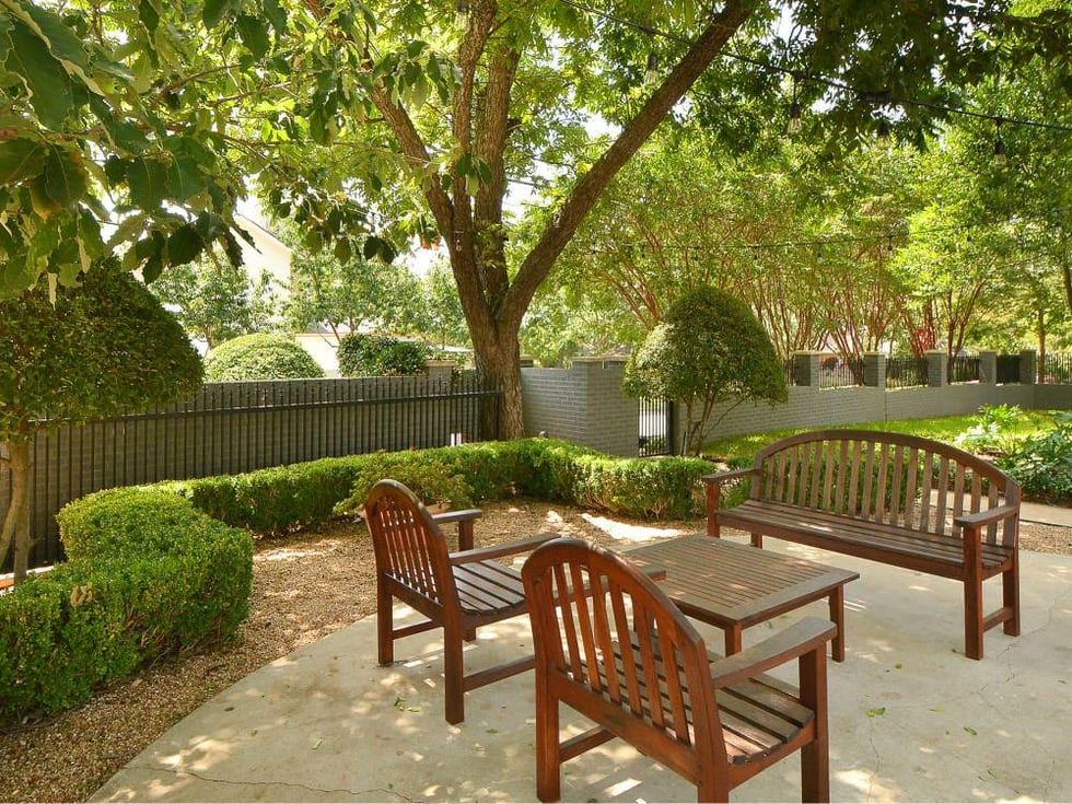 2200 Bowman Austin house for sale backyard