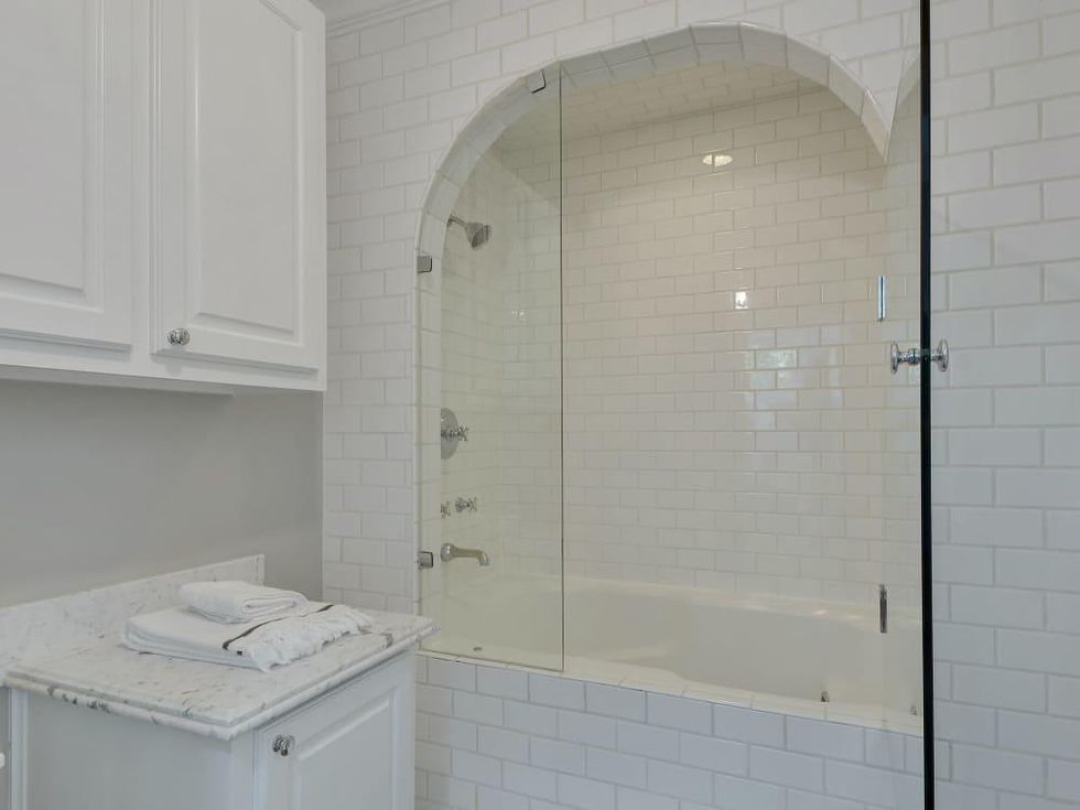 2200 Bowman Austin house for sale bathroom