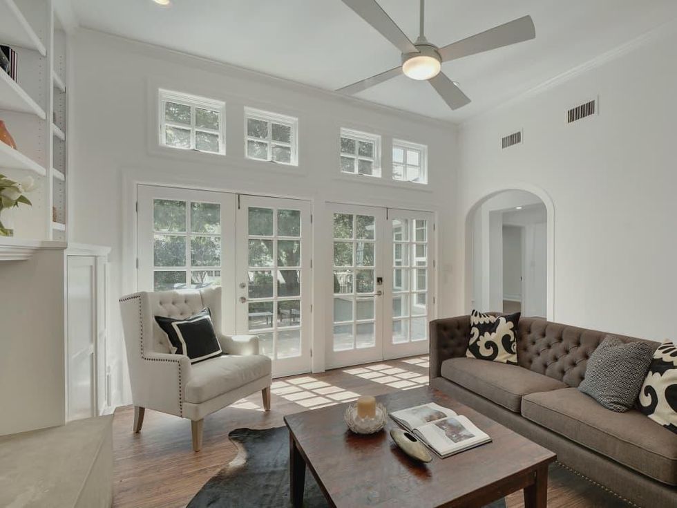 2200 Bowman Austin house for sale living room