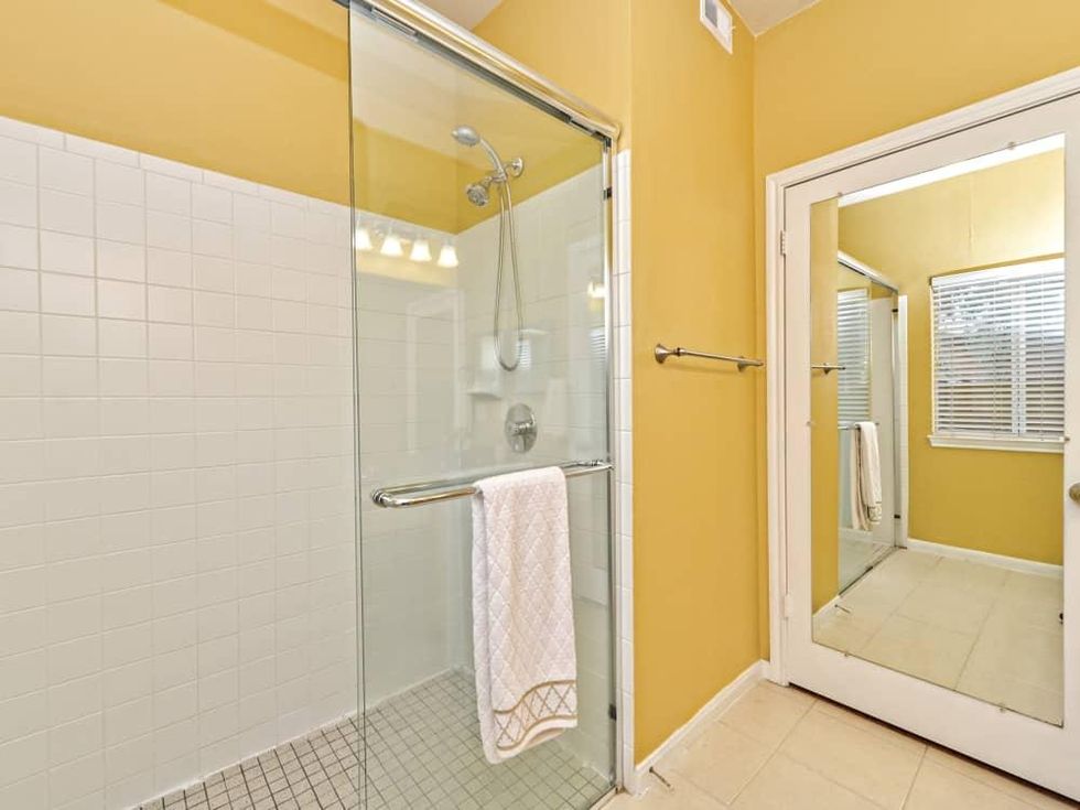 2209 Hancock Austin condo for sale master bathroom