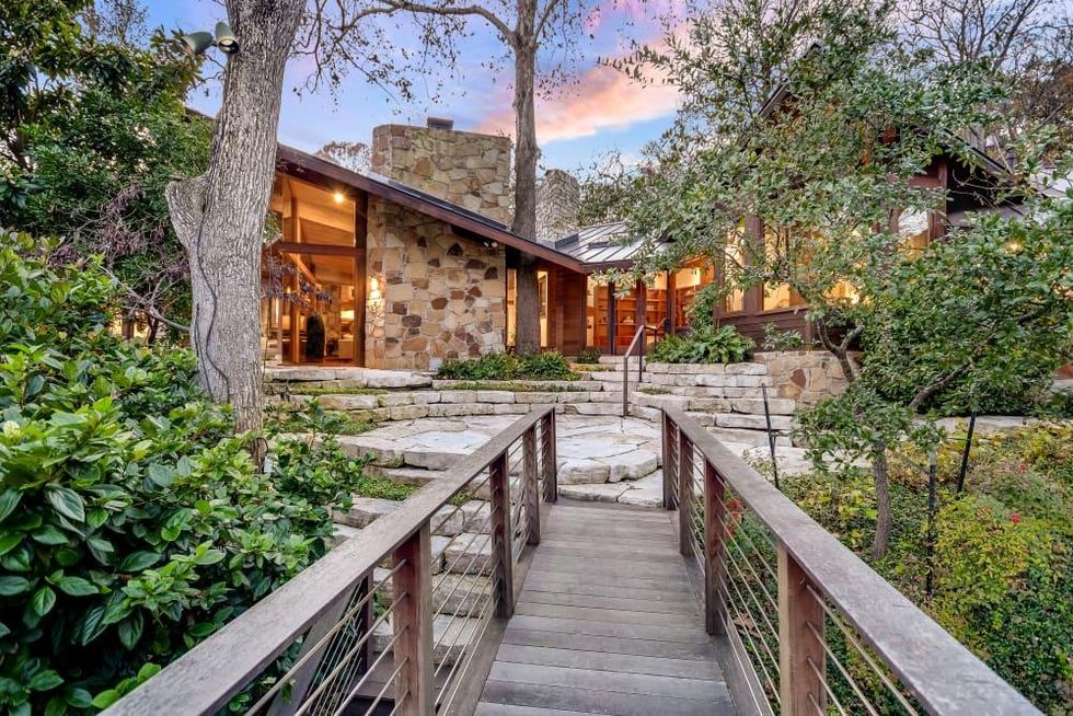 23 Hull Circle West Lake home for sale