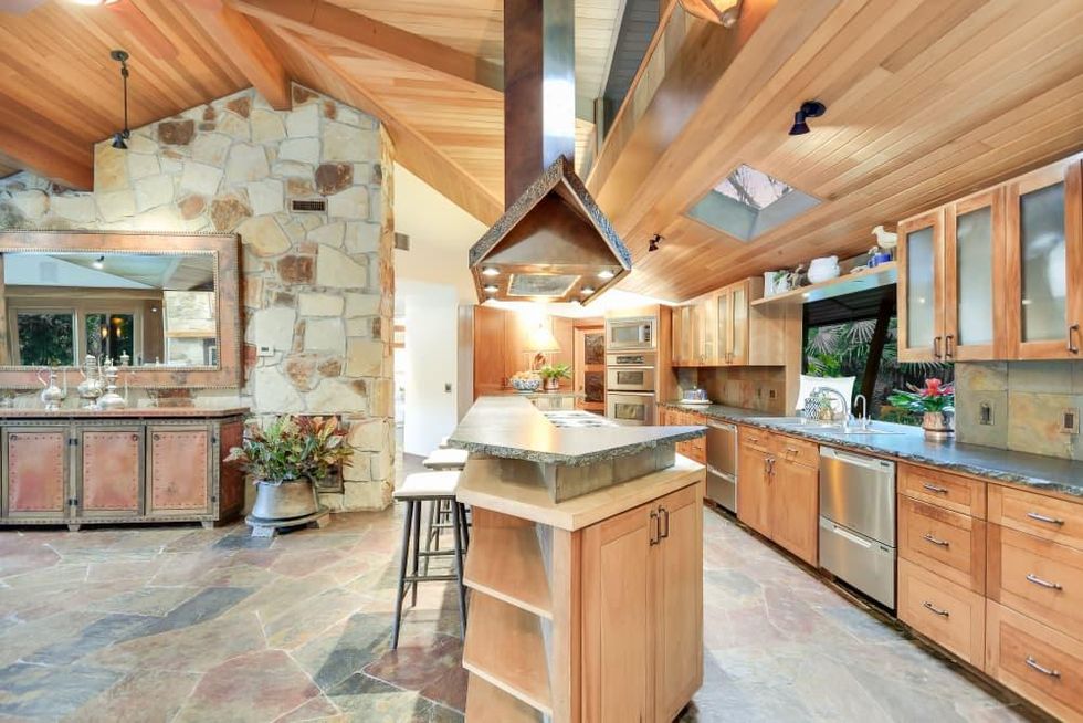 23 Hull Circle West Lake home for sale