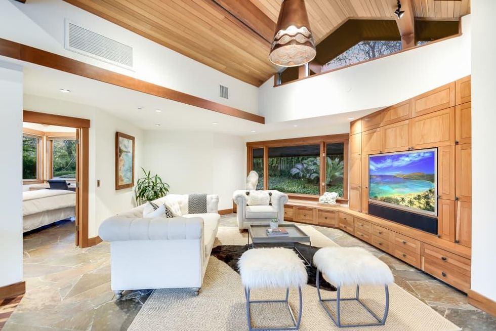 23 Hull Circle West Lake home for sale