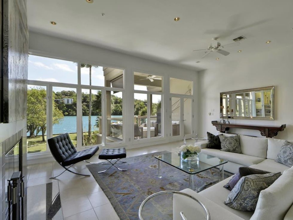 2329 Westlake Austin house for sale living room