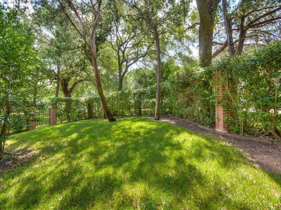 2400 Westlake Pass Austin house for sale backyard
