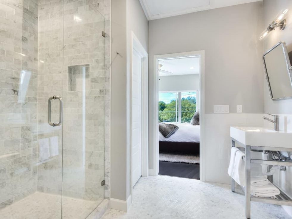 2406 E 16th St Austin house for sale master bathroom