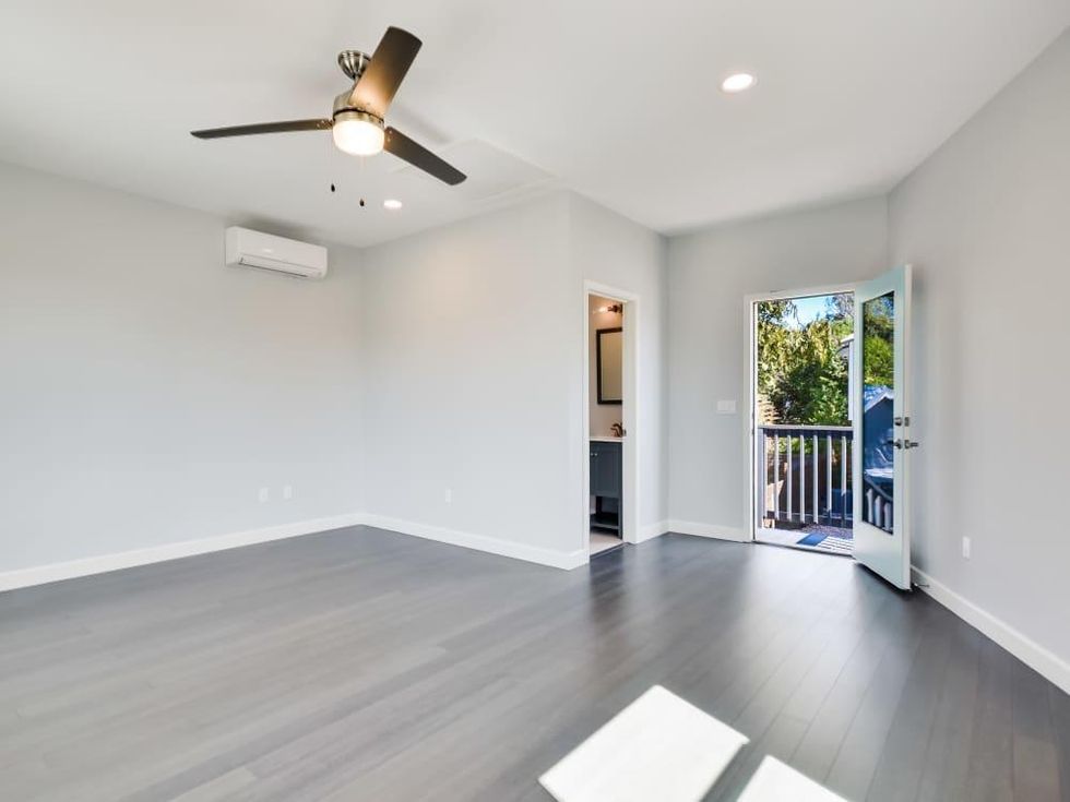 2406 E 16th St Austin house for sale studio