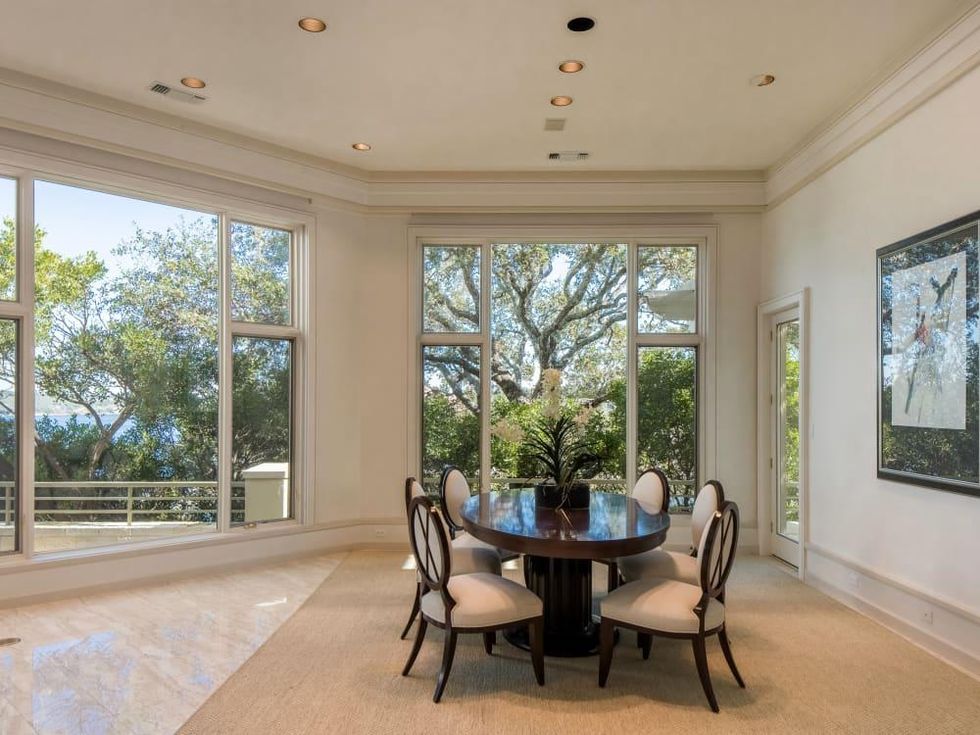 26100 Countryside Austin house for sale dining room