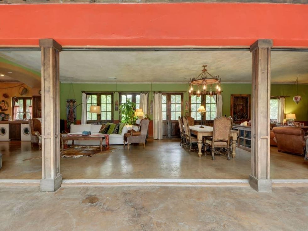 2703 Del Curto Road open air living