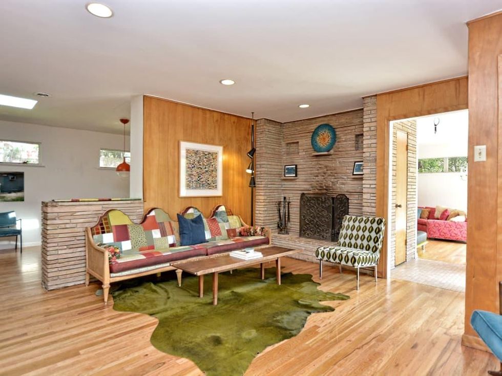 2808 Pickwick Austin house for sale living room