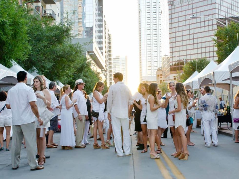 2nd Street District White Linen Night 2016 crowd