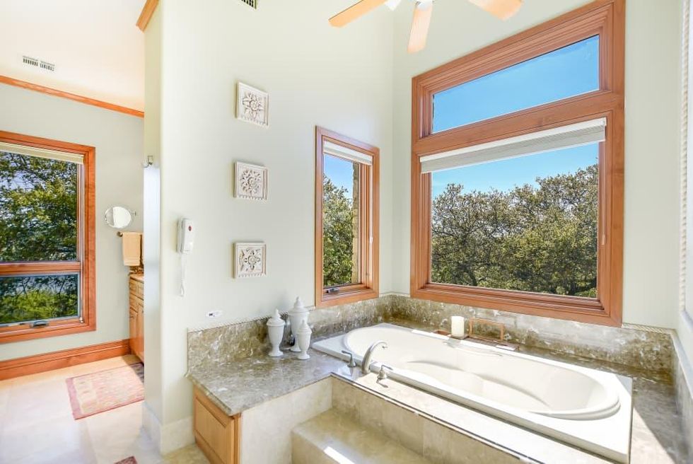 3022_Cliff_Overlook_Spice